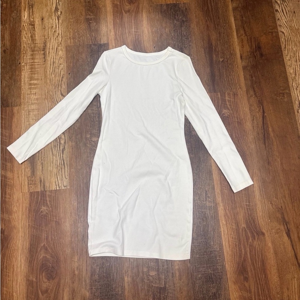 Elegant White Long Sleeve Dress